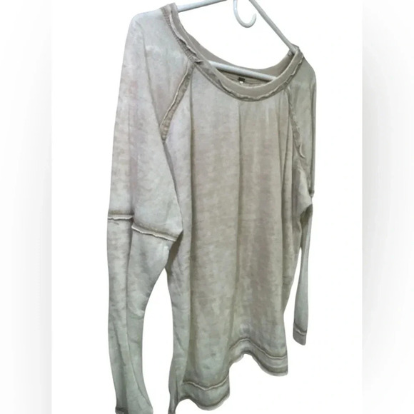 Free People distressed faded cream/tan long sleeve tee shirt - Picture 3 of 9